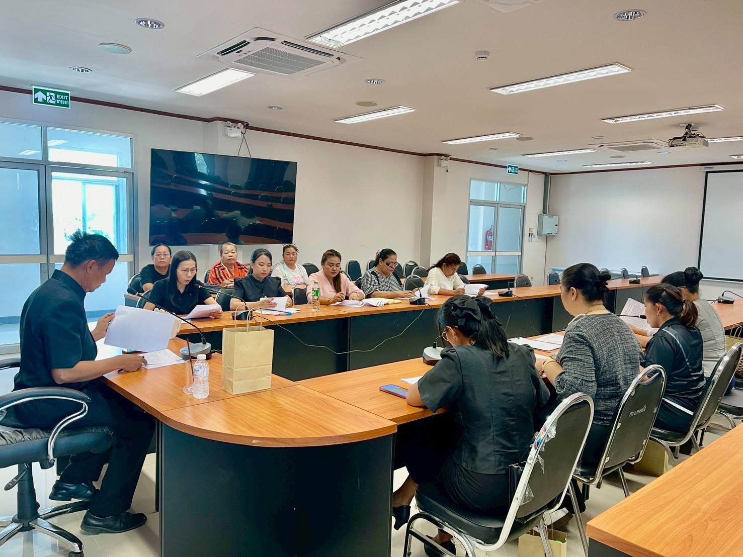 พช.หนองเรือ : จัดประชุมคณะอนุกรรมการกลั่นกรองและติดตามการดำเนินงานกองทุนพัฒนาบทบาทสตรี อำเภอหนองเรือ ครั้งที่ 4/2569