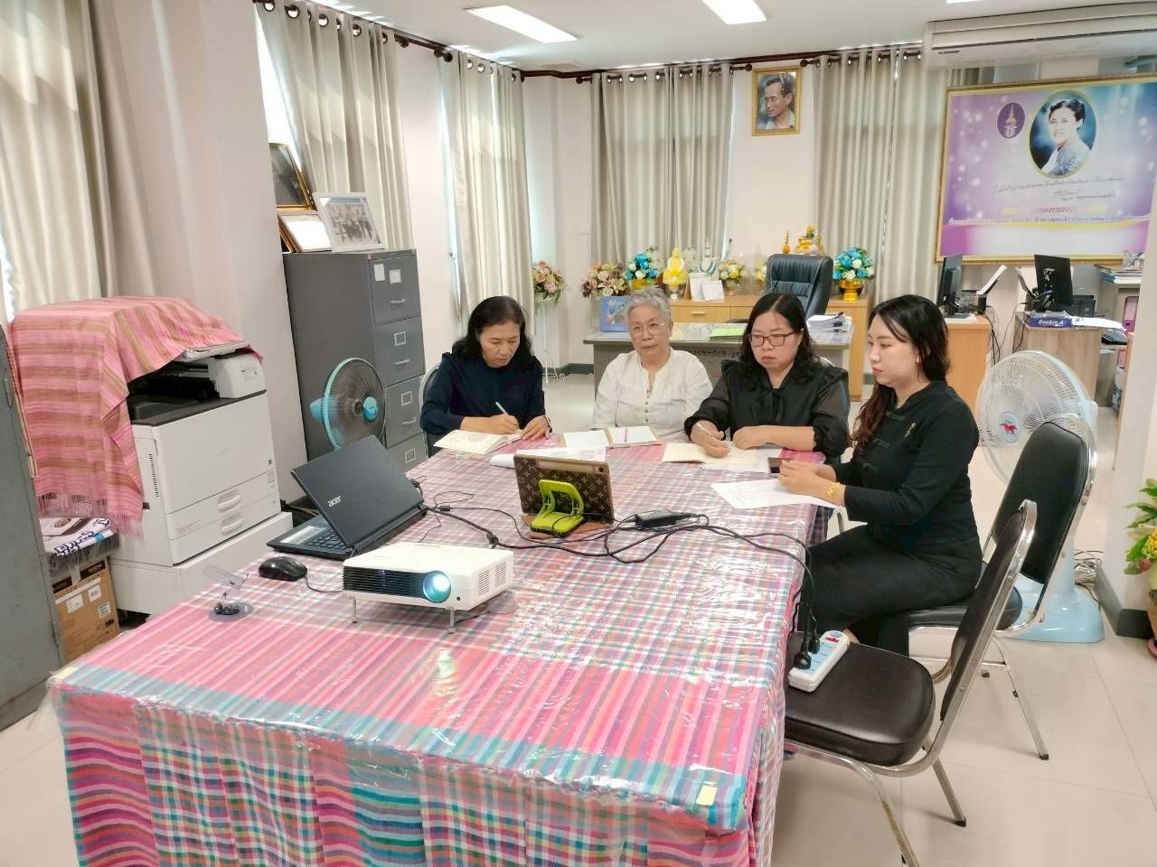 พช.หนองเรือ: เข้าร่วมประชุมชี้แจงการดำเนินโครงการเสริมสร้างทักษะดิจิทัลเพื่อการจัดการความรู้เชิงสร้างสรรค์ (CDD Khon Kaen Knowledge Mangement &Digital Innovation : KMDI)